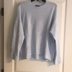 EUC Vince Camuto sweater in size medium